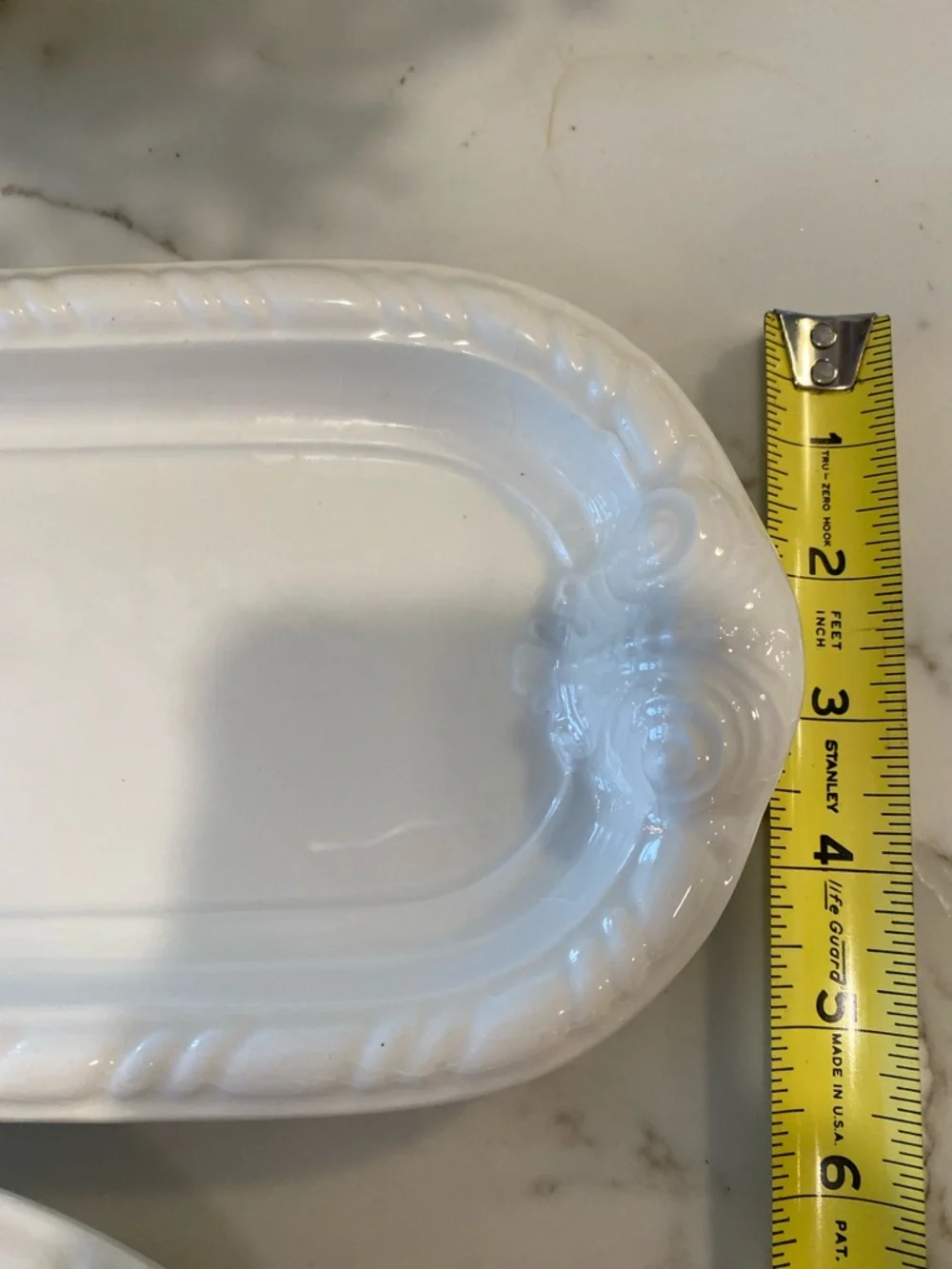 NWOT WHITE SHABBY CHIC CERAMIC SET OF TWO SERVING DISH OR BATH VANITY SOAP SET
